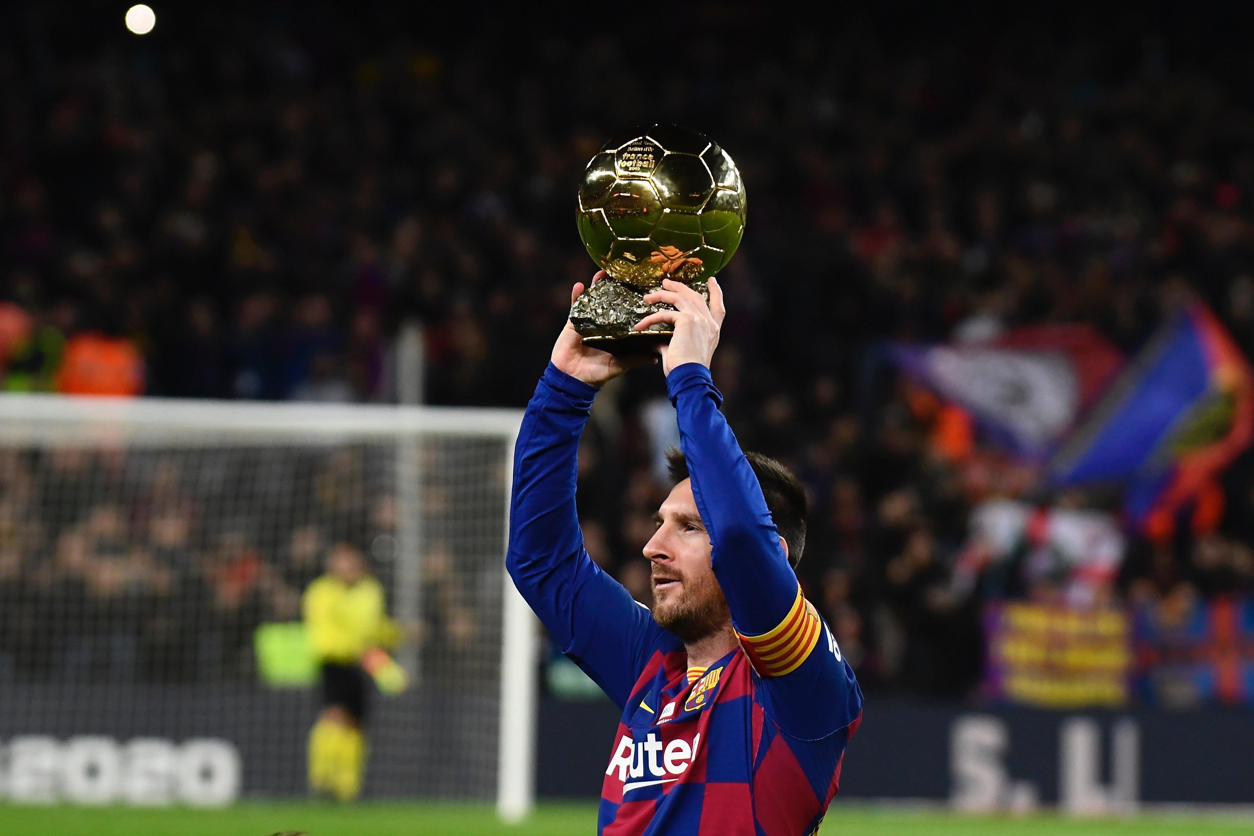 括两名有潜 括两名有潜