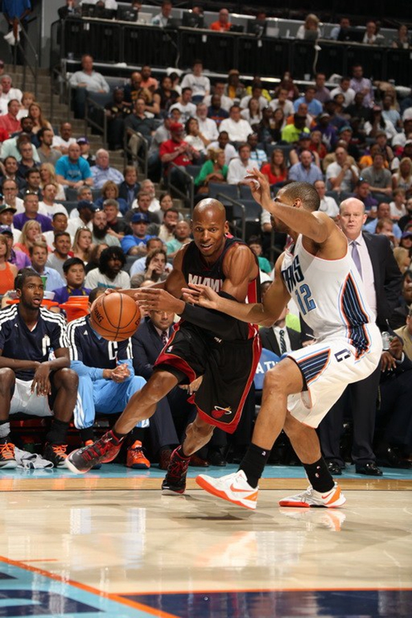 他会先用风 他会先用风