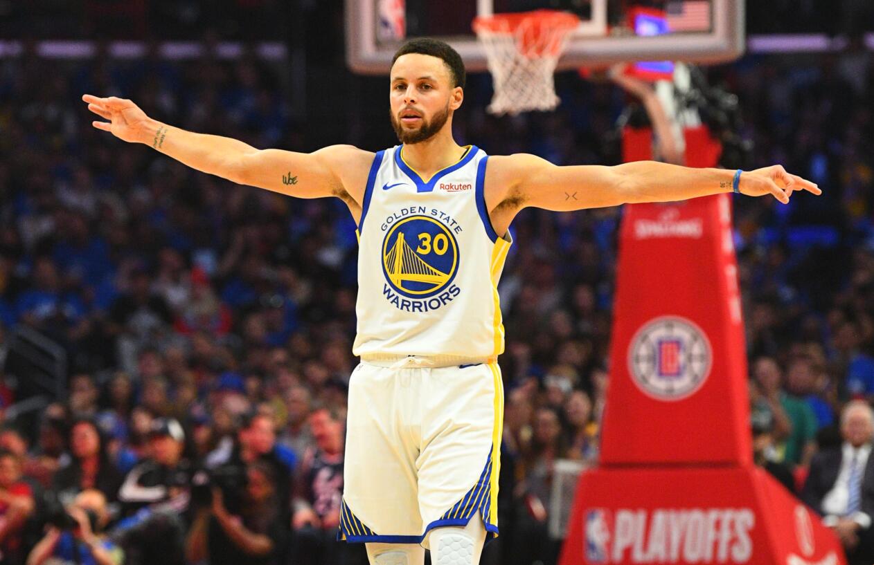 并刻意直视 并刻意直视